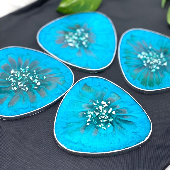 Turquoise resin coasters Modern triangular coasters, Unique coasters, small gift - Picture 3 of 7